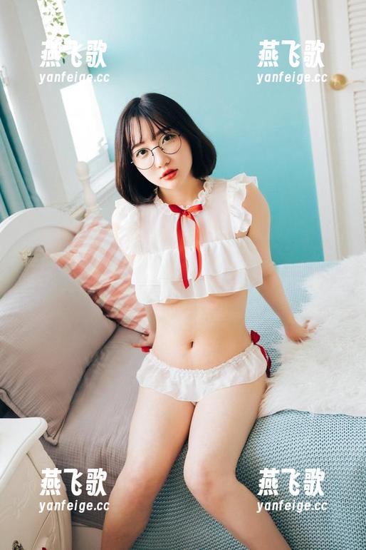 最新写真集：Son Ye Eun空姐装，看她会不会在我面前来个安全演示？